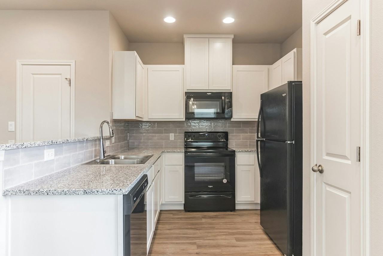 122 Peruna Drive - Photo 7 of 17