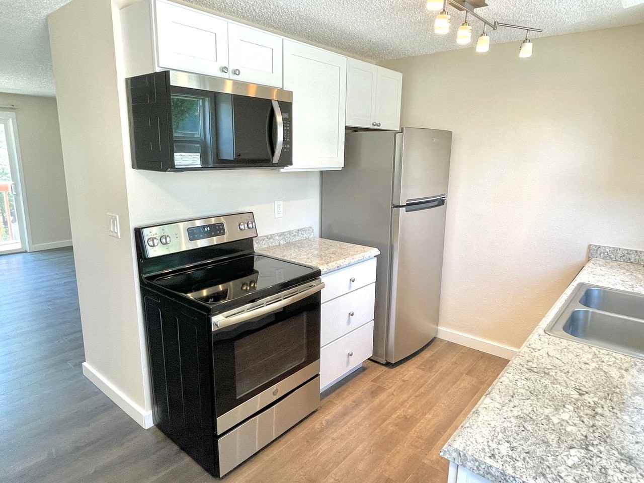16825 Se Powell Blvd - Photo 6 of 18