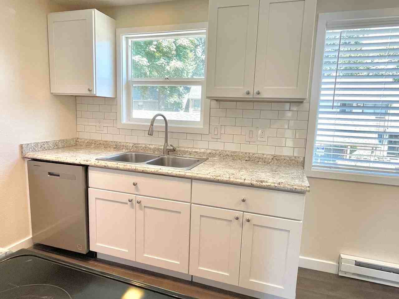 16825 Se Powell Blvd - Photo 7 of 18