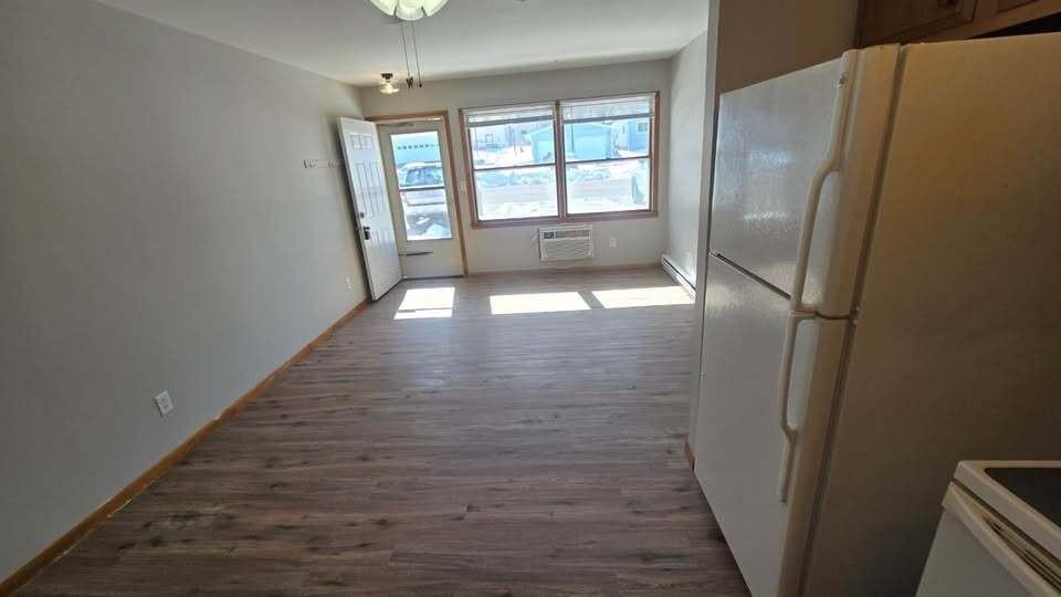 440 West Ray Street - Photo 6 of 18