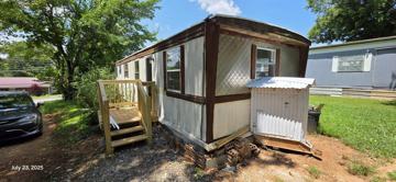 featured image of 17th Street Dr Se