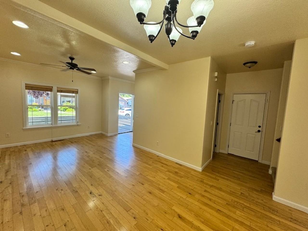1864 Gabriel Way - Photo 5 of 32