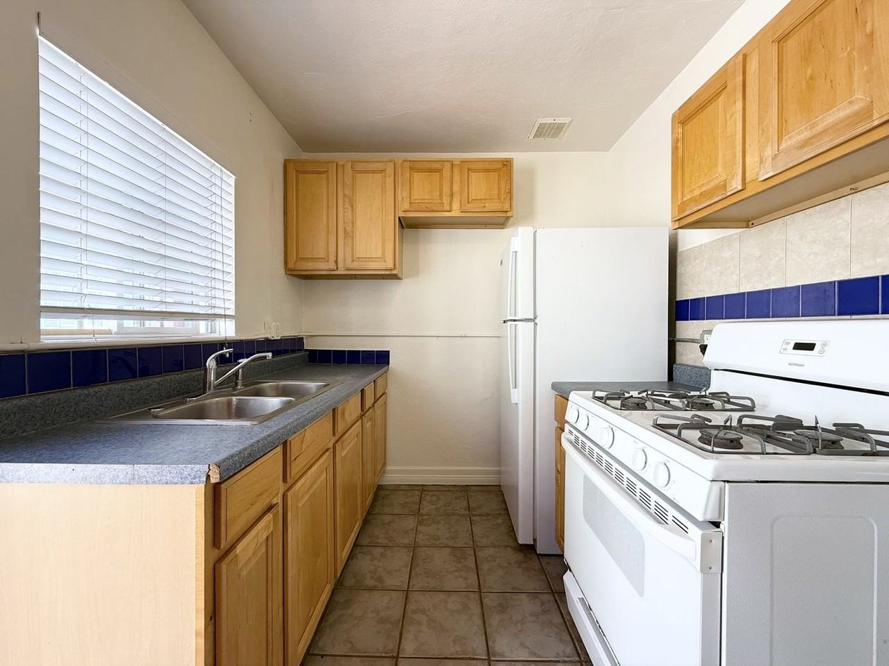 Quaint Complex in the Heart of Downtown Oceanside - Photo 3 of 23