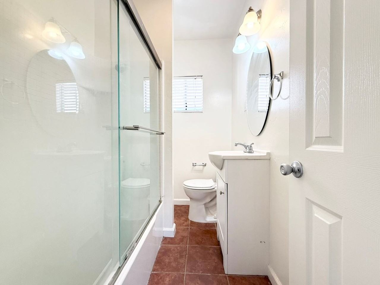 400 Civic Center Dr - Photo 6 of 9