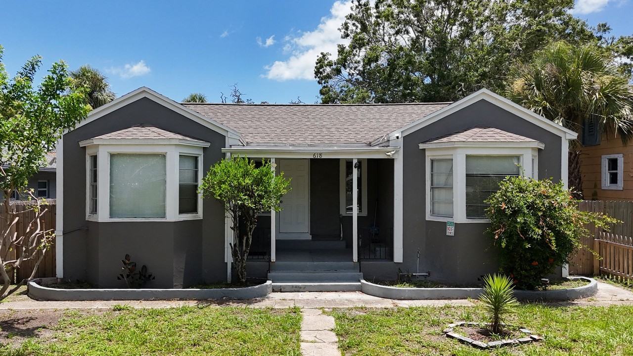 618 17th Avenue South - Photo 3 of 50