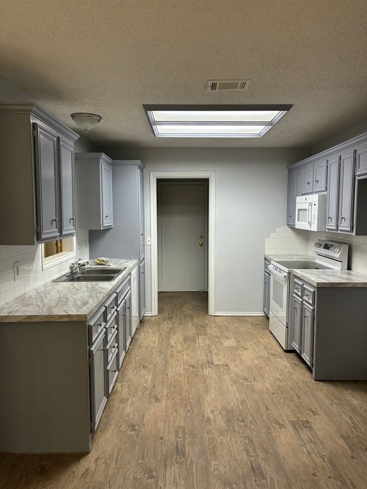 5909 69th Pl - Photo 3 of 26