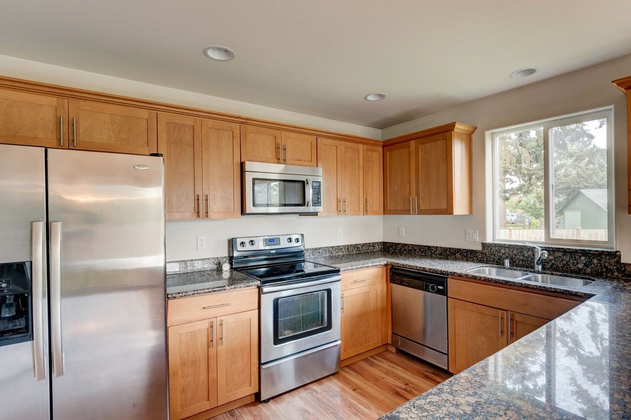 2450 Sw Navigator Loop - Photo 2 of 22