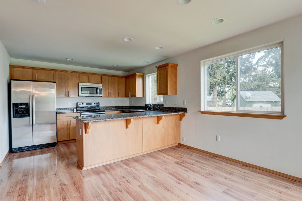 2450 Sw Navigator Loop - Photo 4 of 22