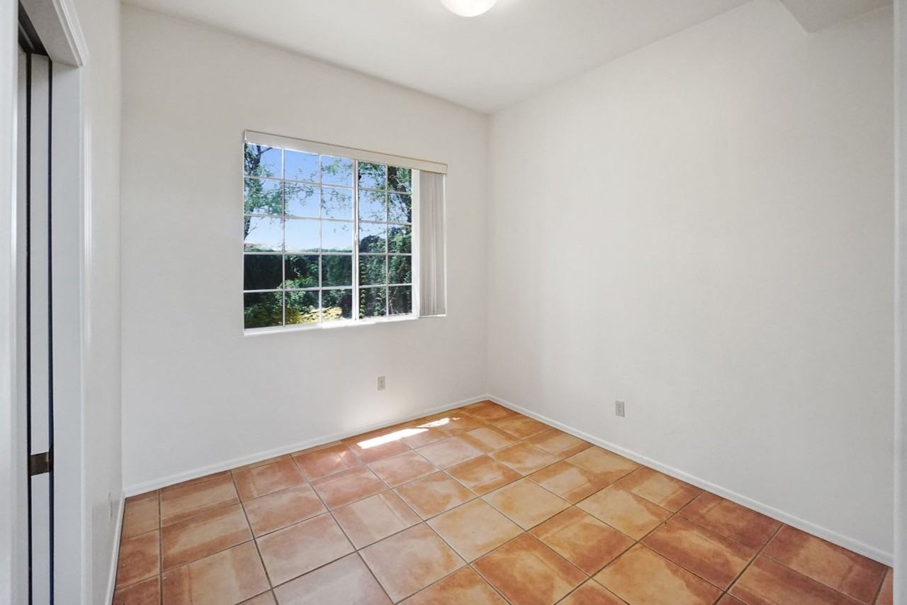 3387 N Wood Violet Ct - Photo 7 of 33