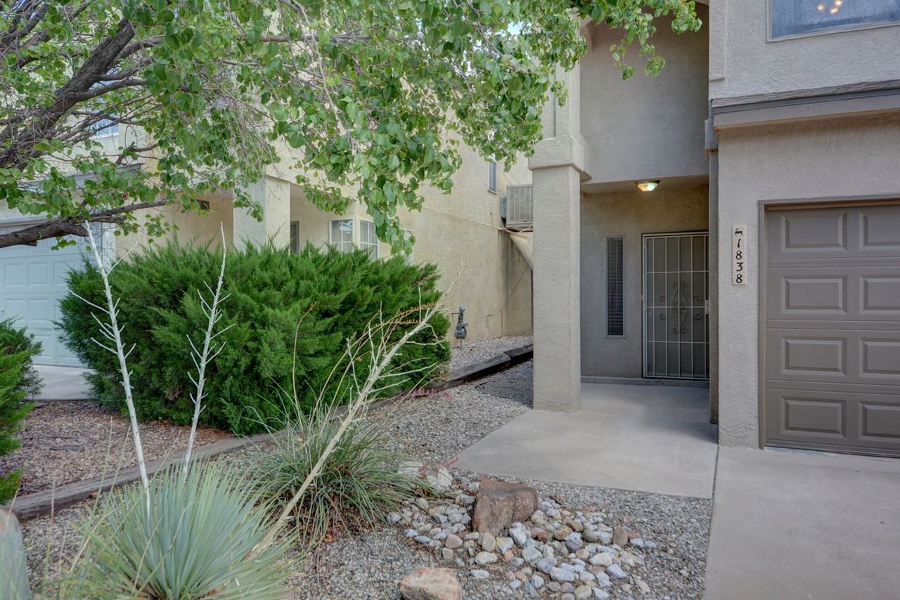 1838 Moneda Dr Nw - Photo 3 of 27