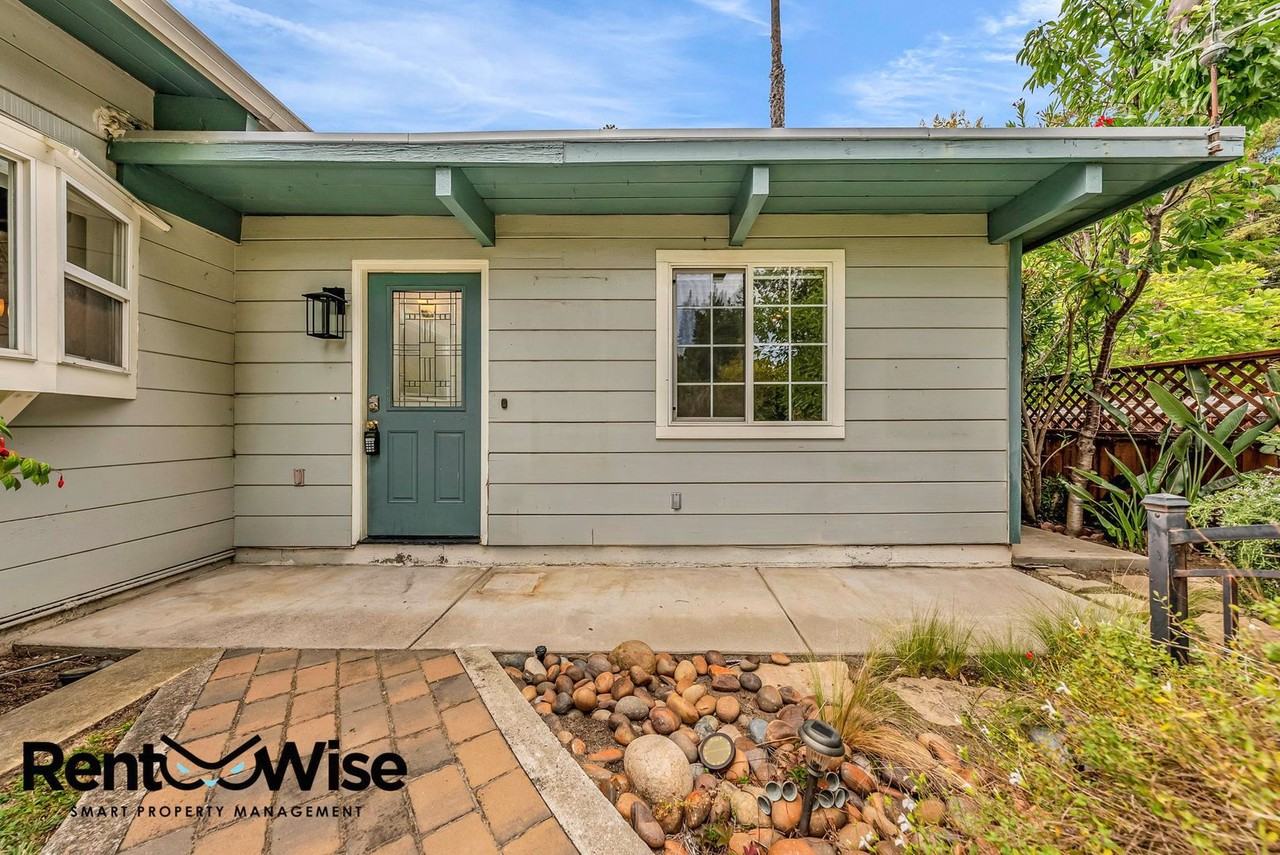 2170 Clayton Dr - Photo 3 of 50