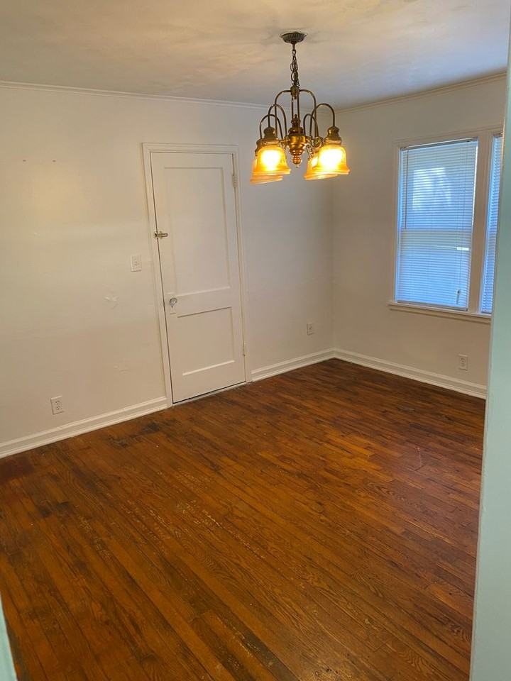 1161 S Kings Ave - Photo 3 of 15