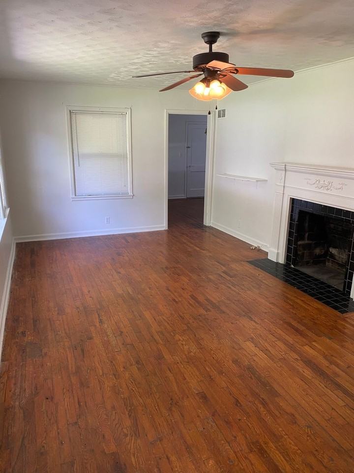 1161 S Kings Ave - Photo 6 of 15