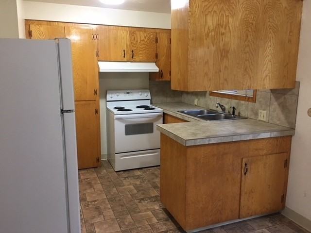 951 Nw Portland Ave - Photo 2 of 7