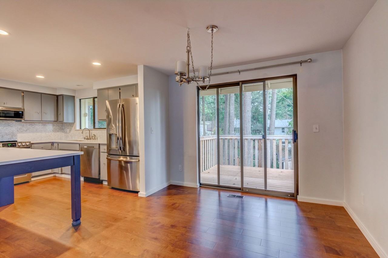 742 Sw 11th Ct - Photo 4 of 31