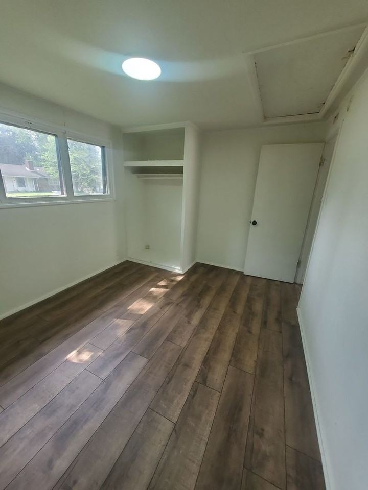 4238 N 42nd Pl - Photo 5 of 6