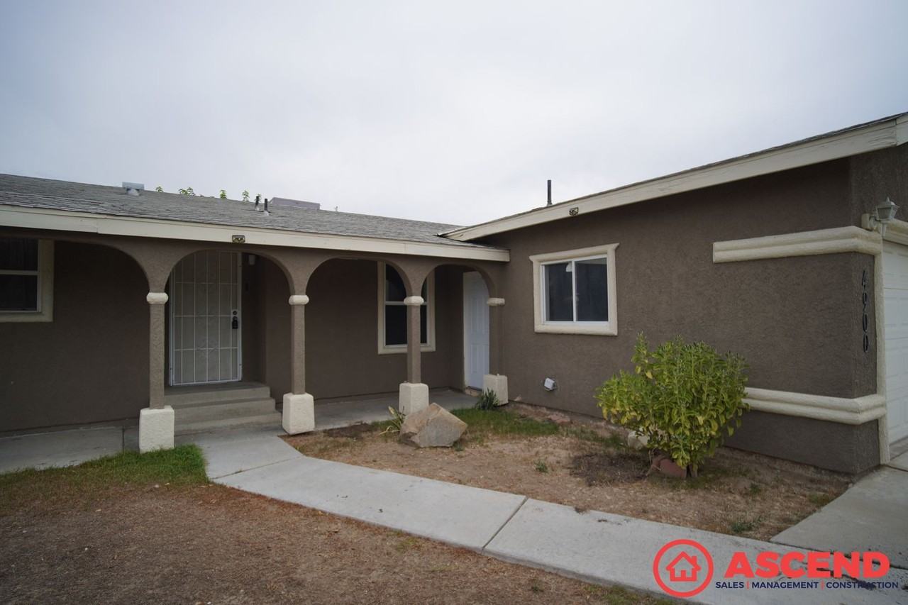 4900 Magic Ave - Photo 3 of 23
