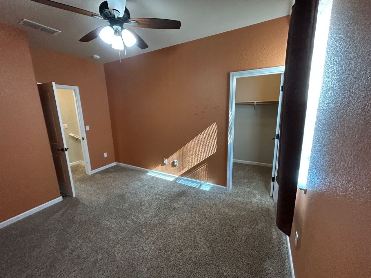 2479 Erickson St - Photo 5 of 17