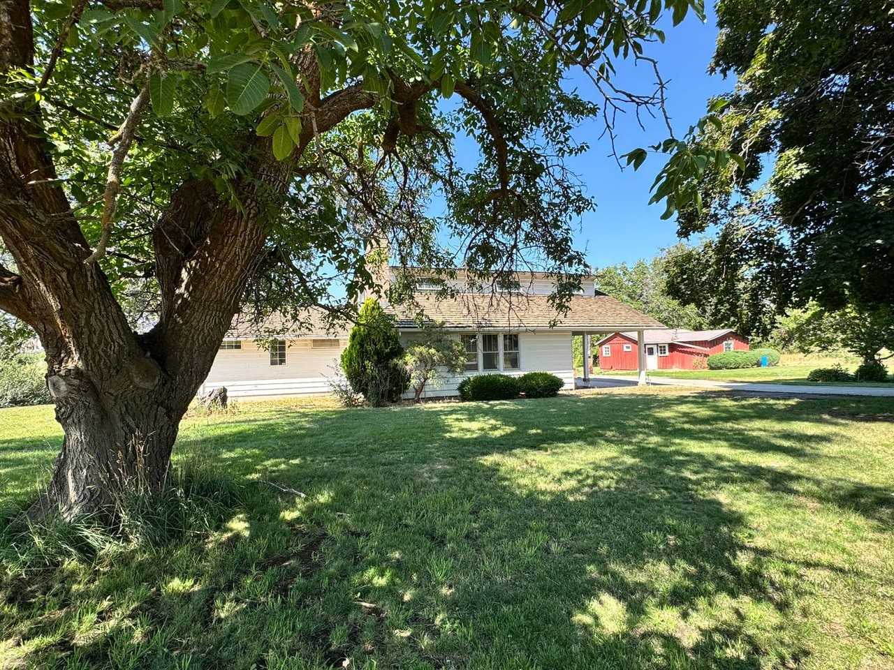 12505 Occidental Rd - Photo 3 of 24