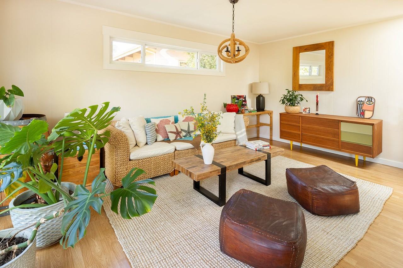 148 Greenfield Ave - Photo 3 of 50