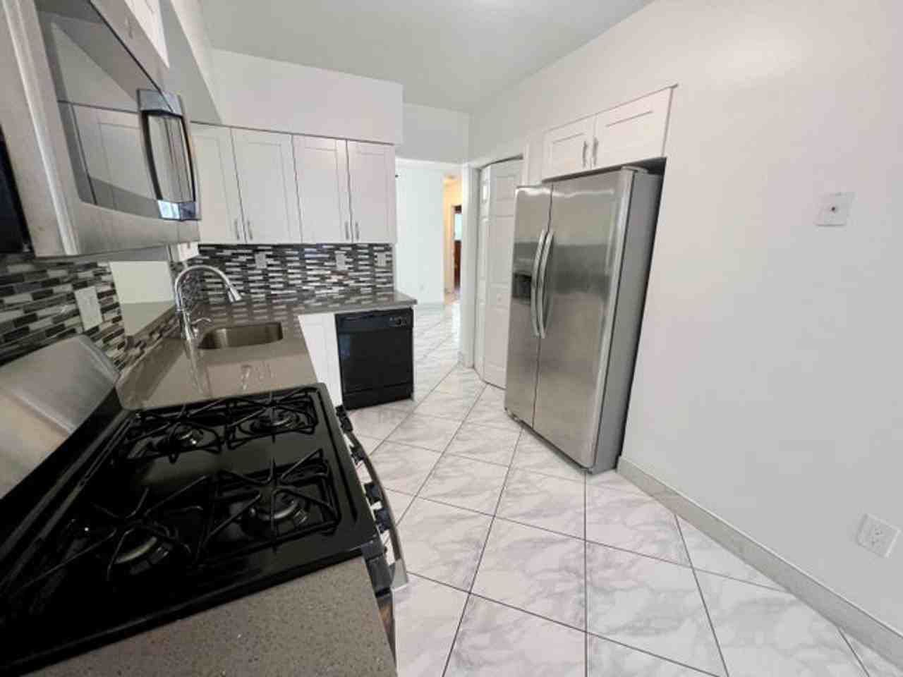 8640 Wilshire Dr - Photo 3 of 20