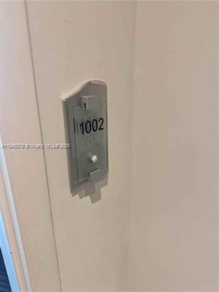 17001 17001 Collins Ave appt 1002 - Photo 2 of 33