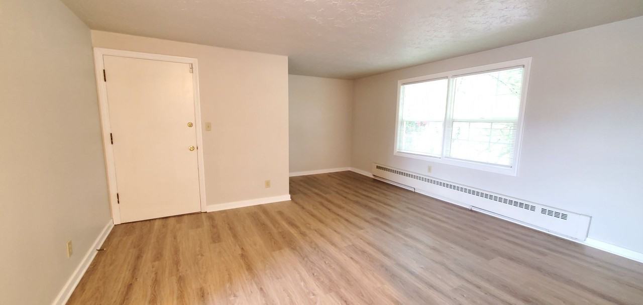 Manor Court Apartments - Photo 7 of 39