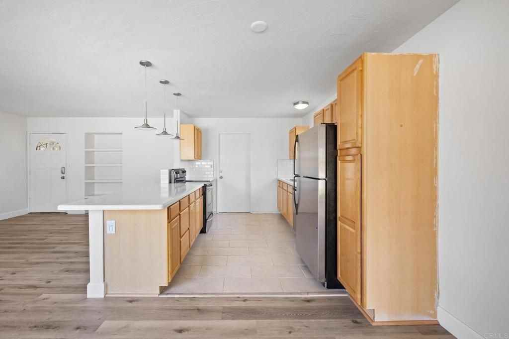 2460 Sarbonne Dr - Photo 3 of 18