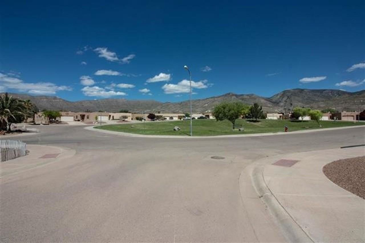 2524 Las Alturas Ct - Photo 2 of 12