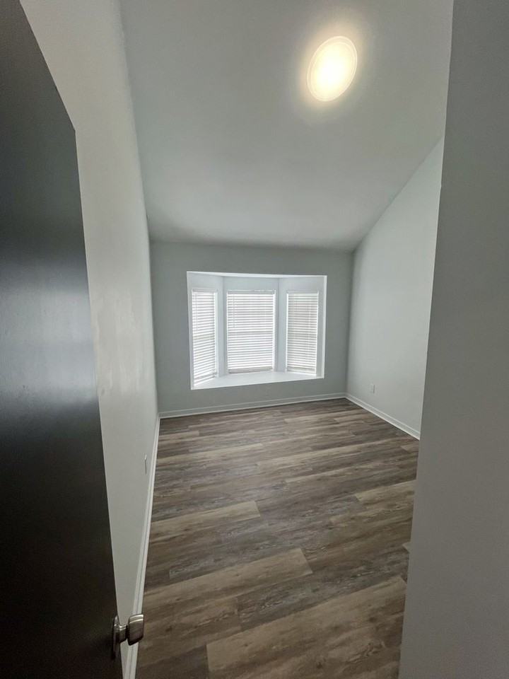 4790 Champion Way - Photo 4 of 21