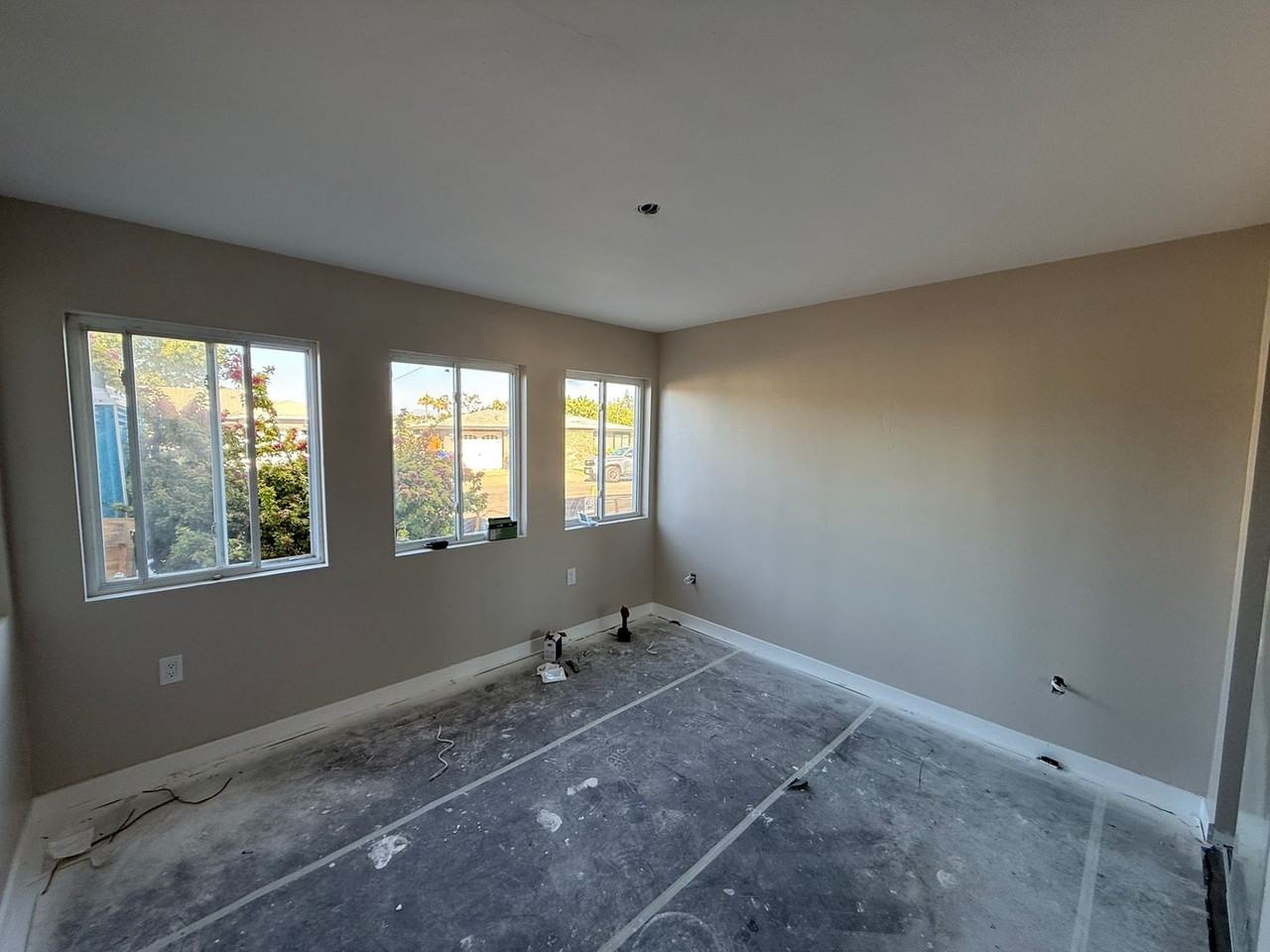 5176 Ewing St - Photo 4 of 15