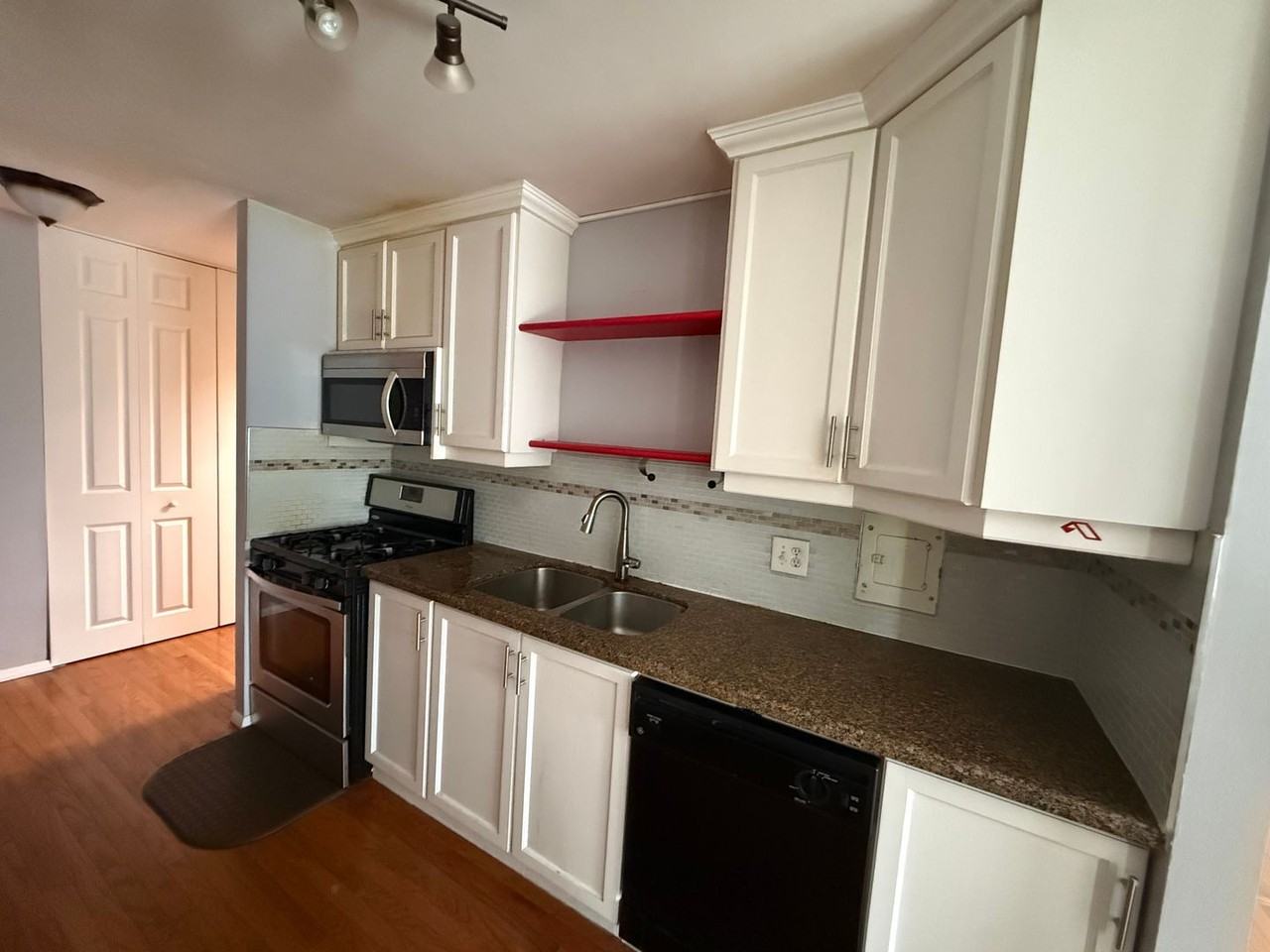 1507 Summit Pointe - Photo 3 of 19