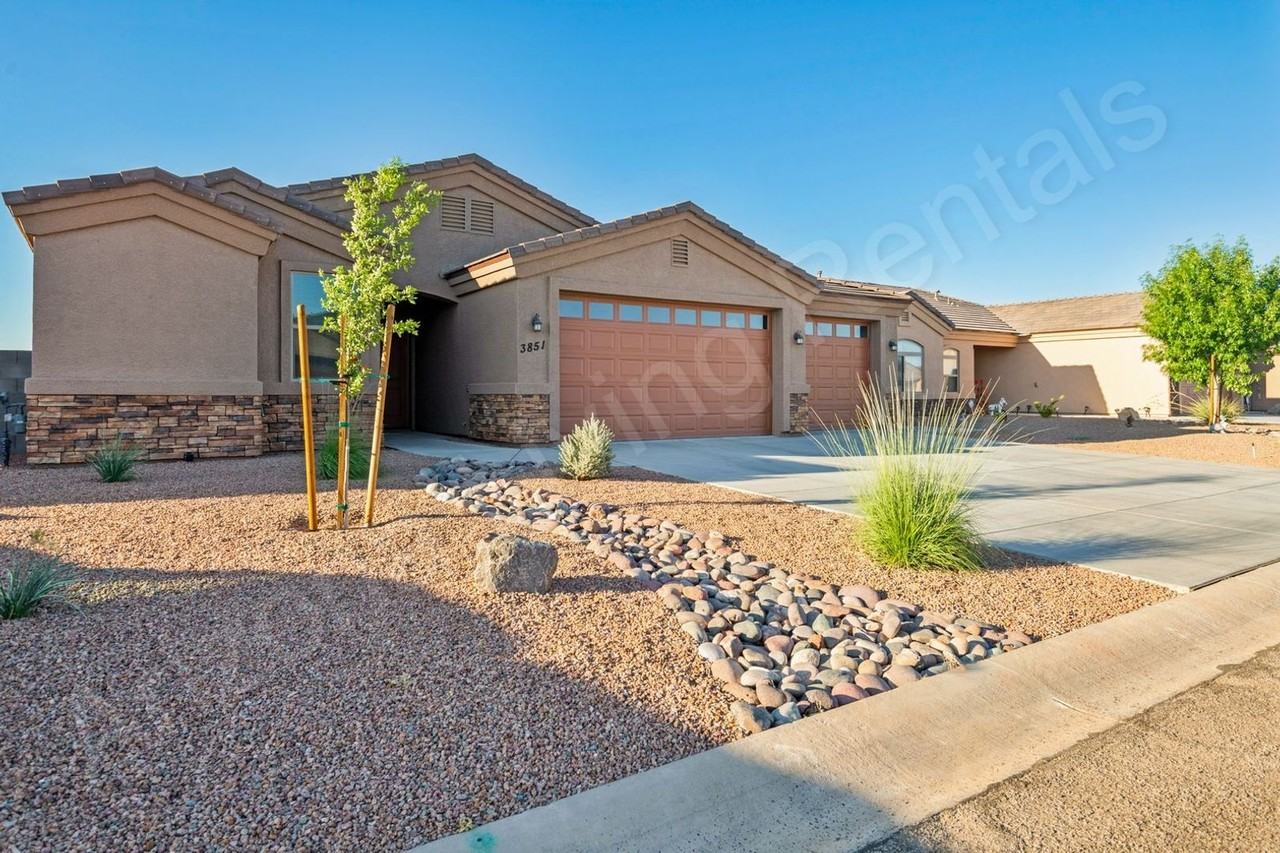 3851 North Mcvicar Avenue - Photo 3 of 25