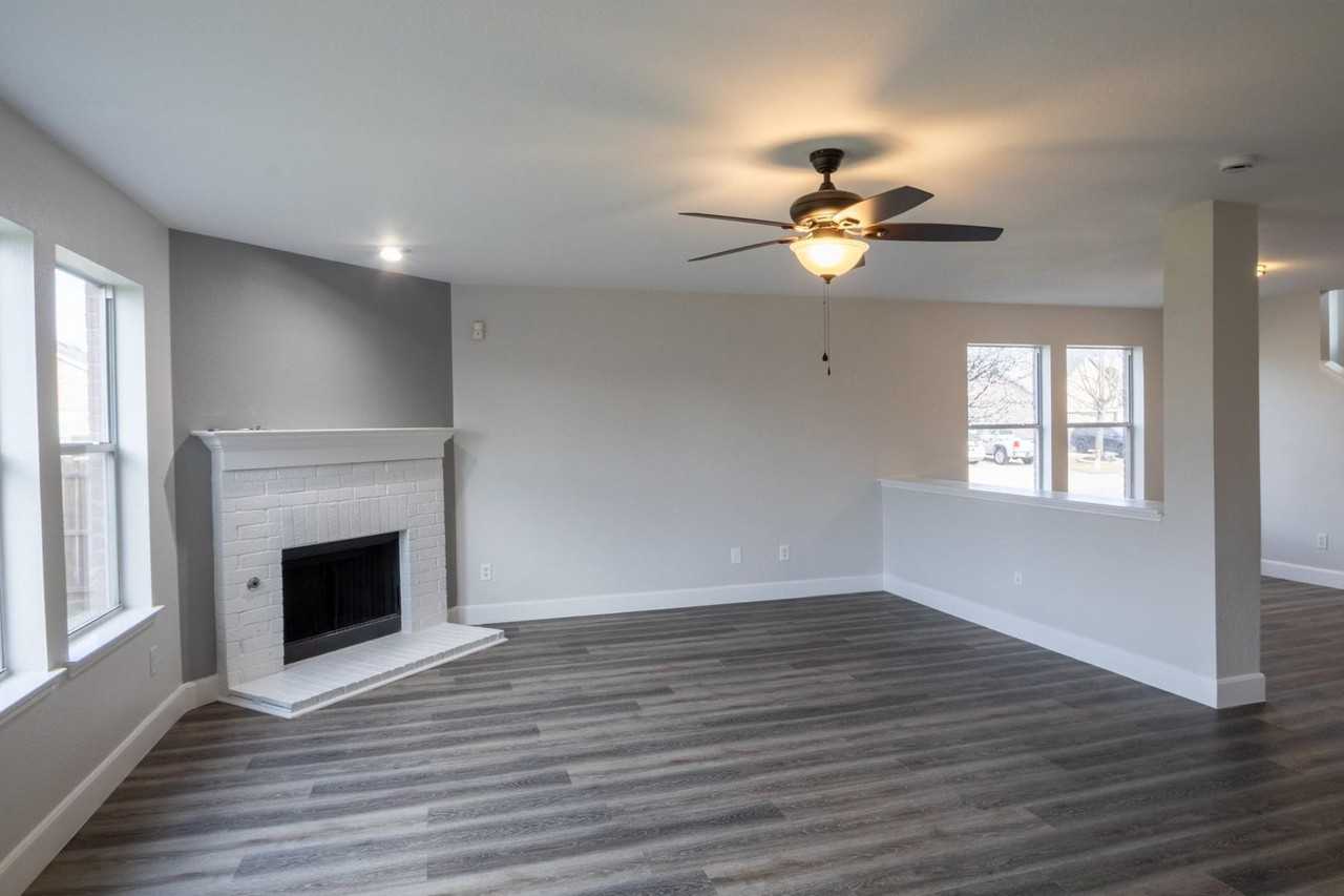 5000 Bald Cypress Ln - Photo 3 of 28