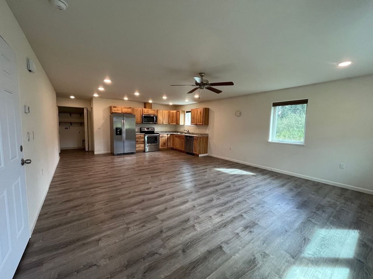 1245 Groundsel Ave - Photo 2 of 15