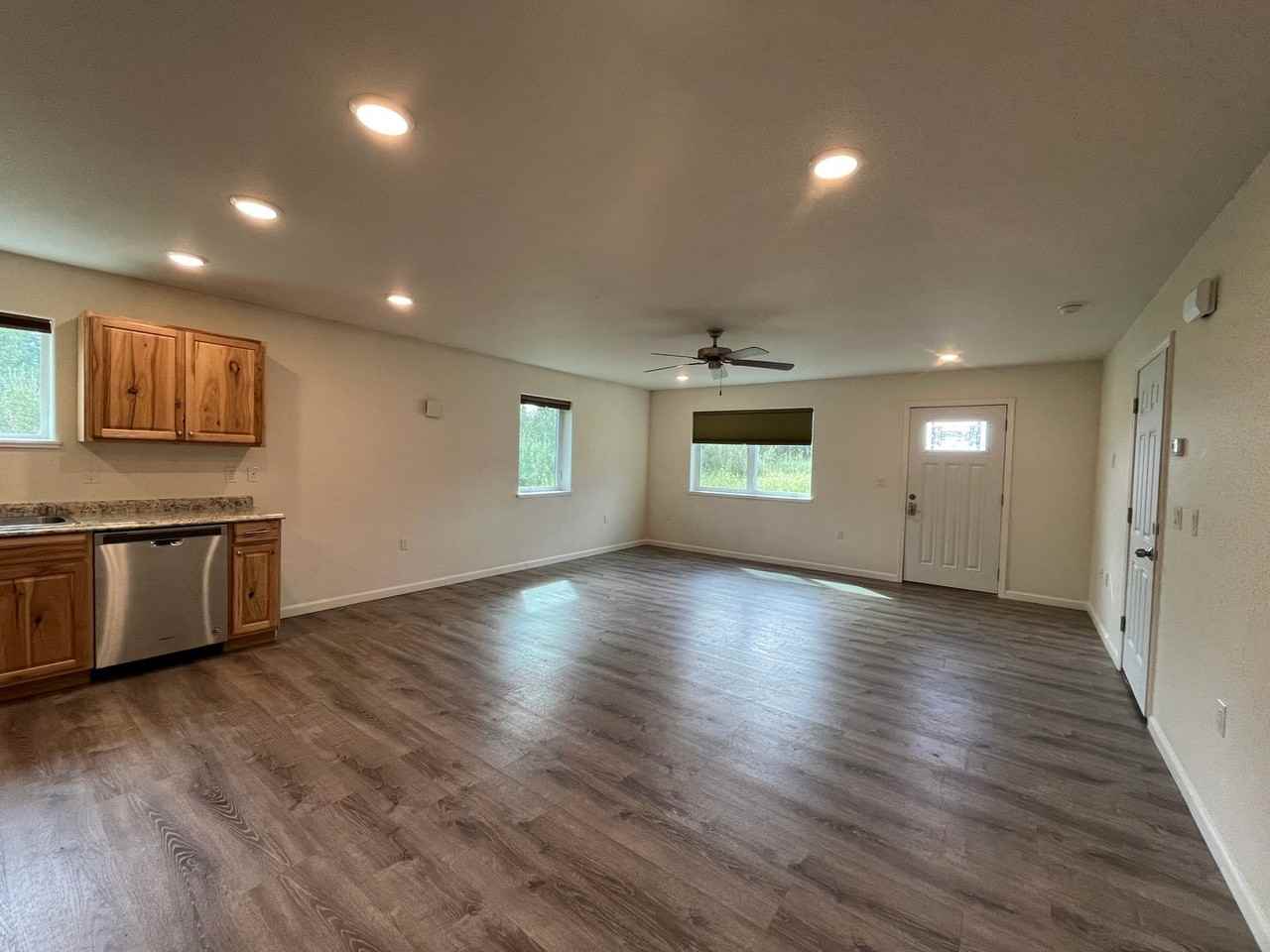 1245 Groundsel Ave - Photo 3 of 15