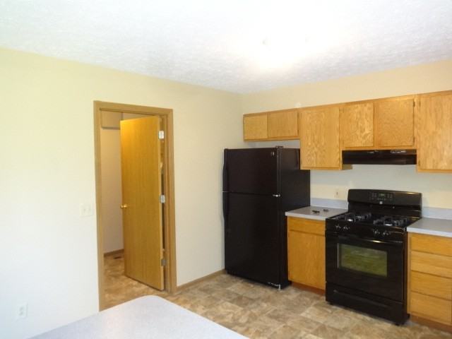 1097 Sheffield Ct - Photo 3 of 13