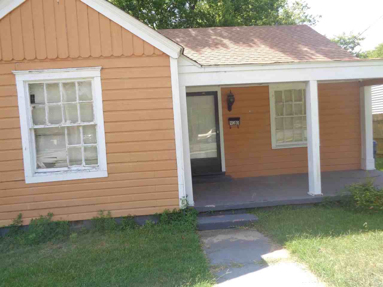 920 S Elm St - Photo 2 of 20