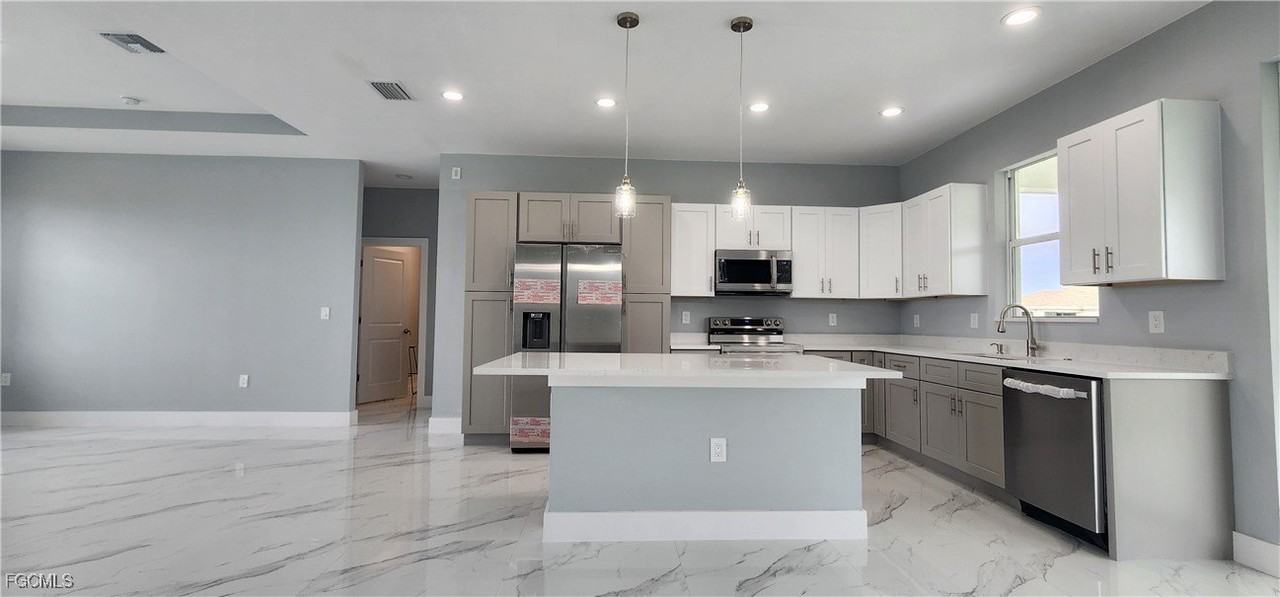 1050 Eisenhower Boulevard - Photo 6 of 16