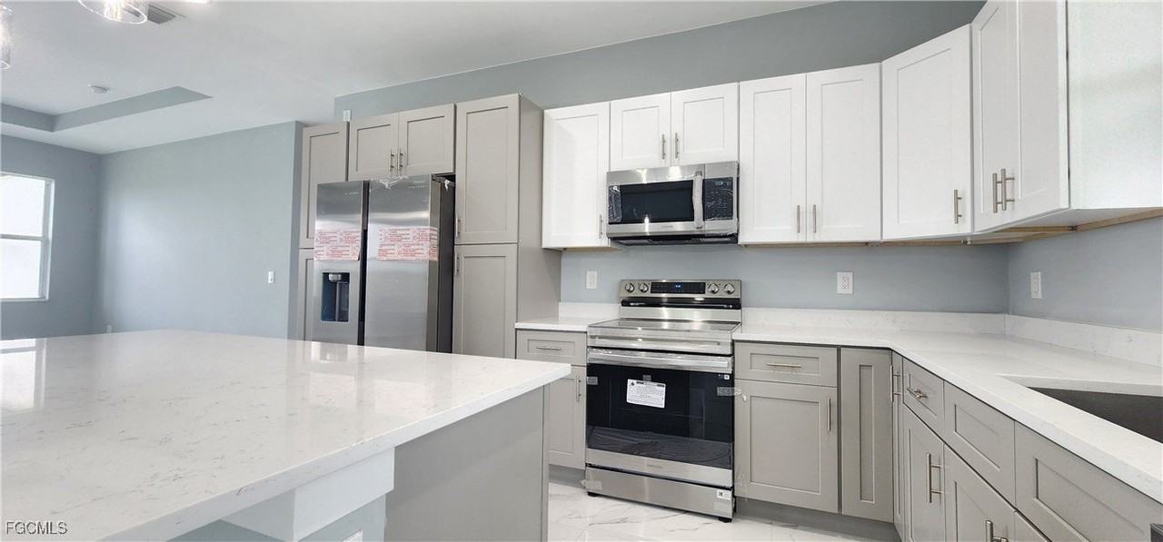 1050 Eisenhower Boulevard - Photo 7 of 16