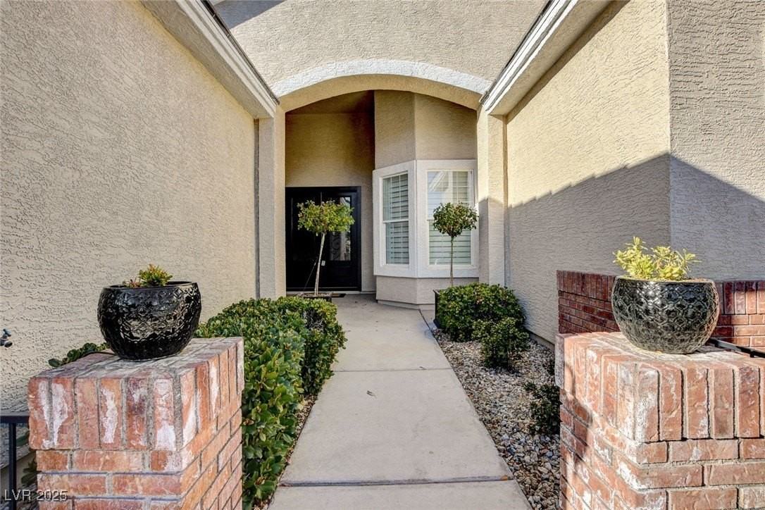 10728 Elm Ridge Ave - Photo 5 of 50