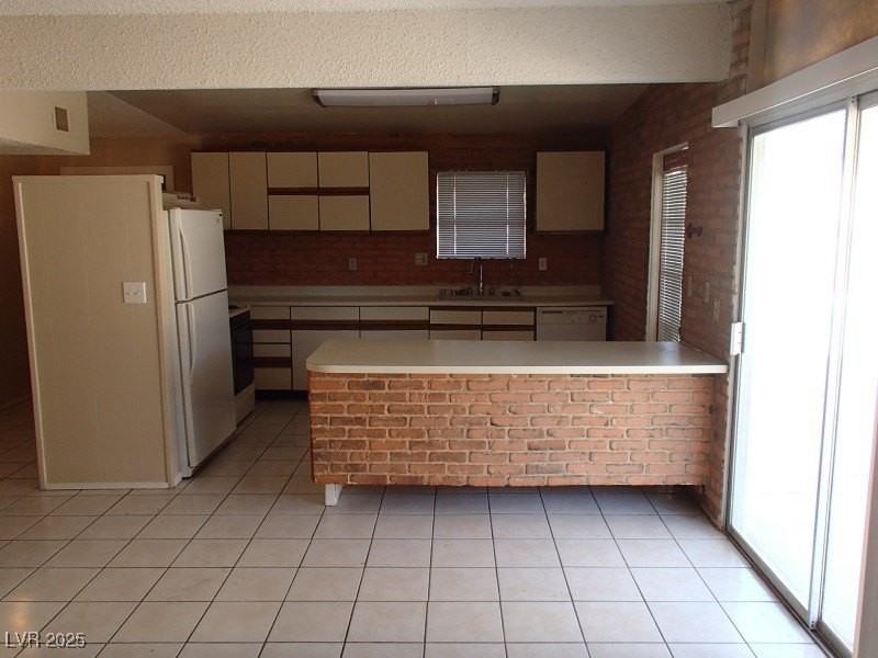 1880 Caballero Way - Photo 3 of 15