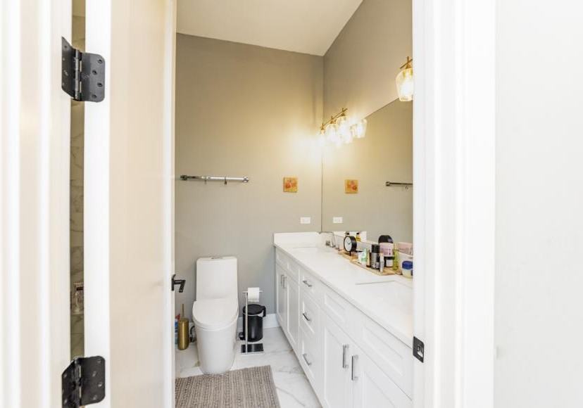 1638 North Sedgwick Street - Photo 5 of 10