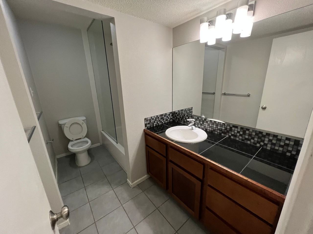 Nob Hill Homes - Photo 4 of 20