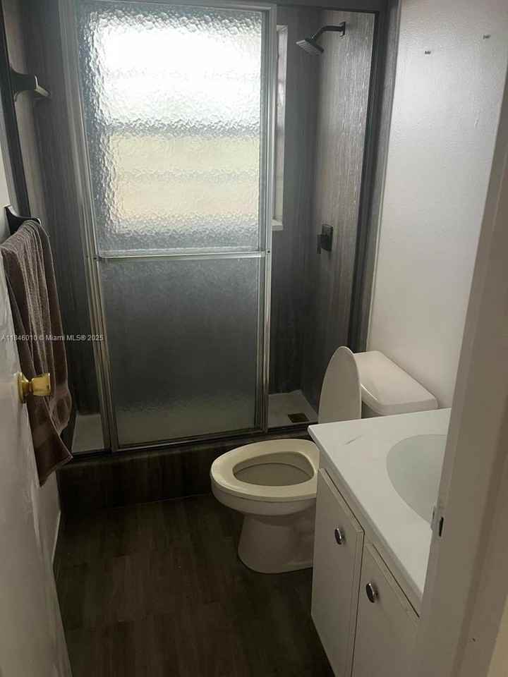 1015 Country Club Dr #302 - Photo 7 of 9