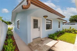 2433 Sw 19th St #REAR - Photo 1 of 1