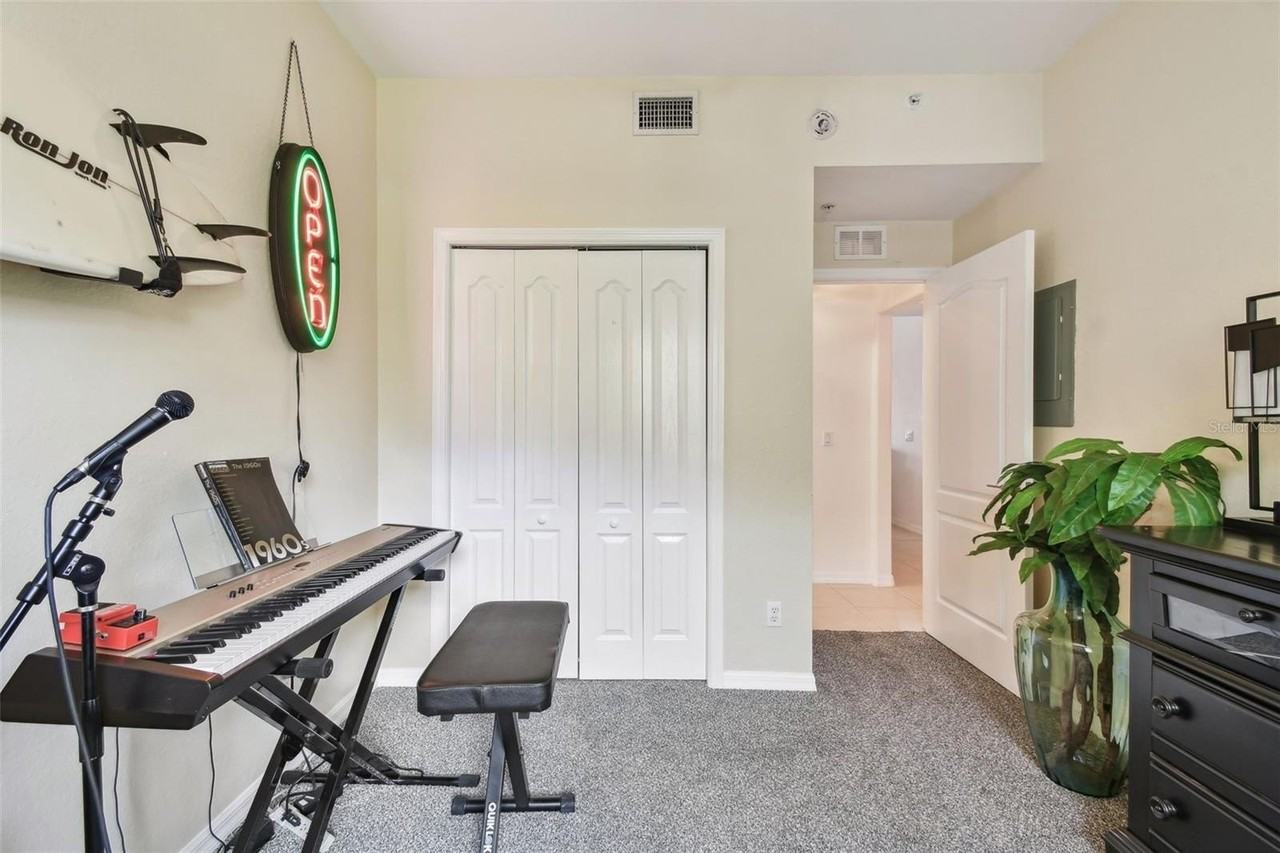 1003 Fairwaycove Ln #103 - Photo 4 of 37