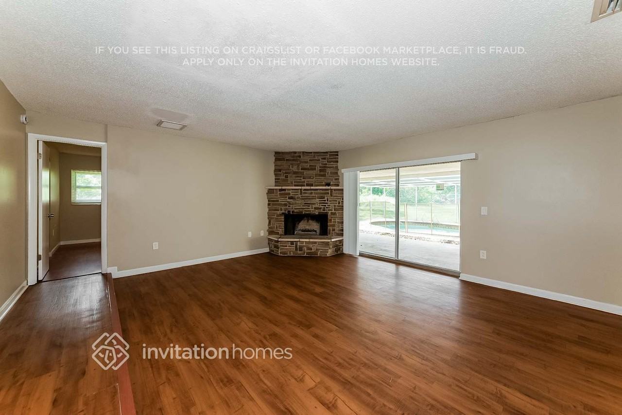 7325 Claries Dr - Photo 3 of 17