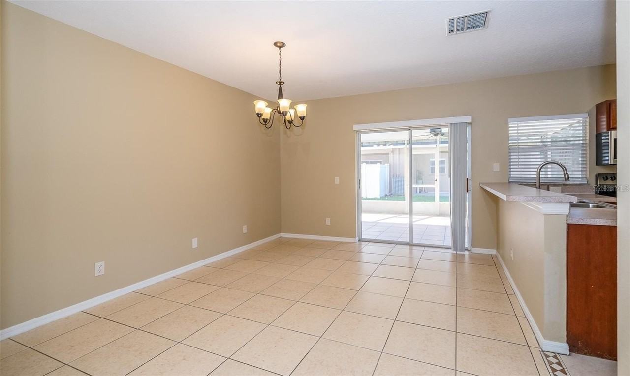 1238 Beckenham Way - Photo 7 of 31