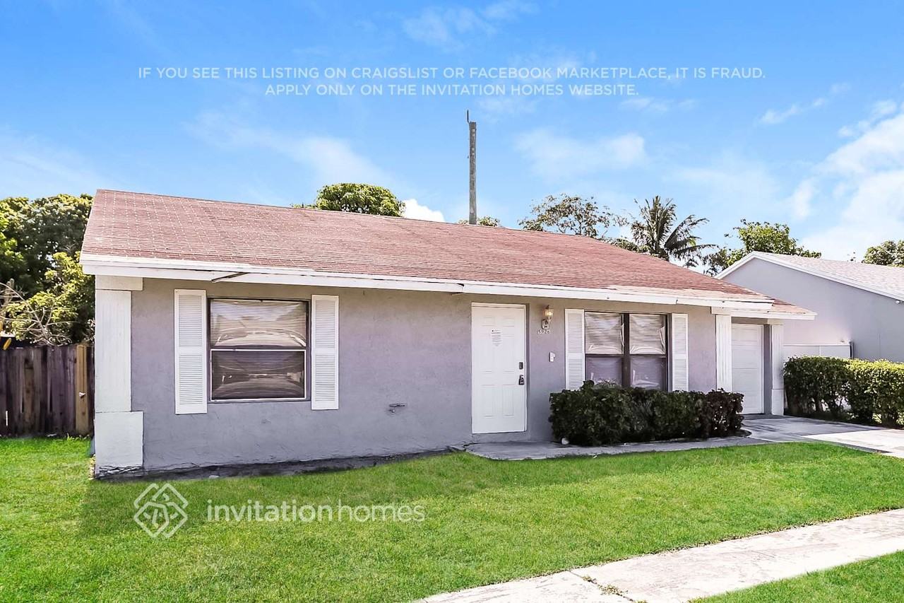 5926 Ithaca Cir W - Photo 3 of 17